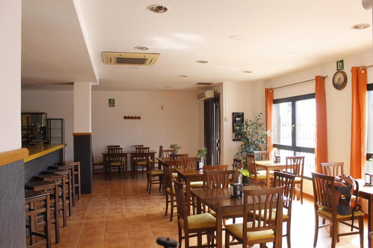 Hostal Restaurante Bustos Villarrubio Exterior foto